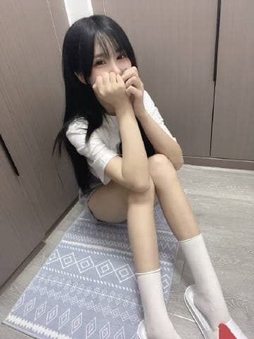 #學生妹#找援交妹#高雄約學生妹：【雅芙】美腿長髮氣質妹，靦腆害羞的外貌下 藏著的是對約會的憧憬和對愛愛的渴望